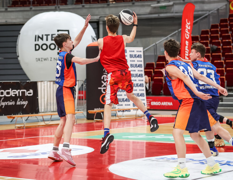 053_20240615_GRZE1384_RAD