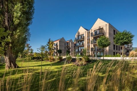 01_MODERNA_FrontPark2_s