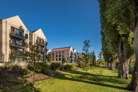 05_MODERNA_FrontPark2_s