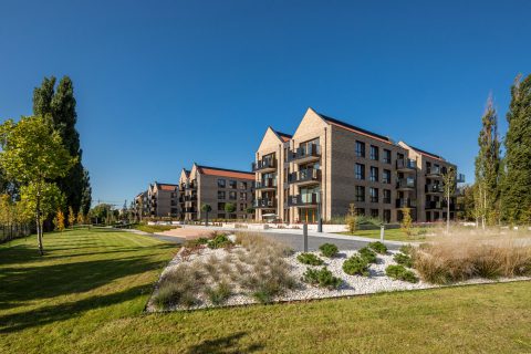 06_MODERNA_FrontPark2_s