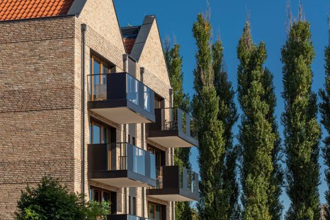 20_MODERNA_FrontPark2_s